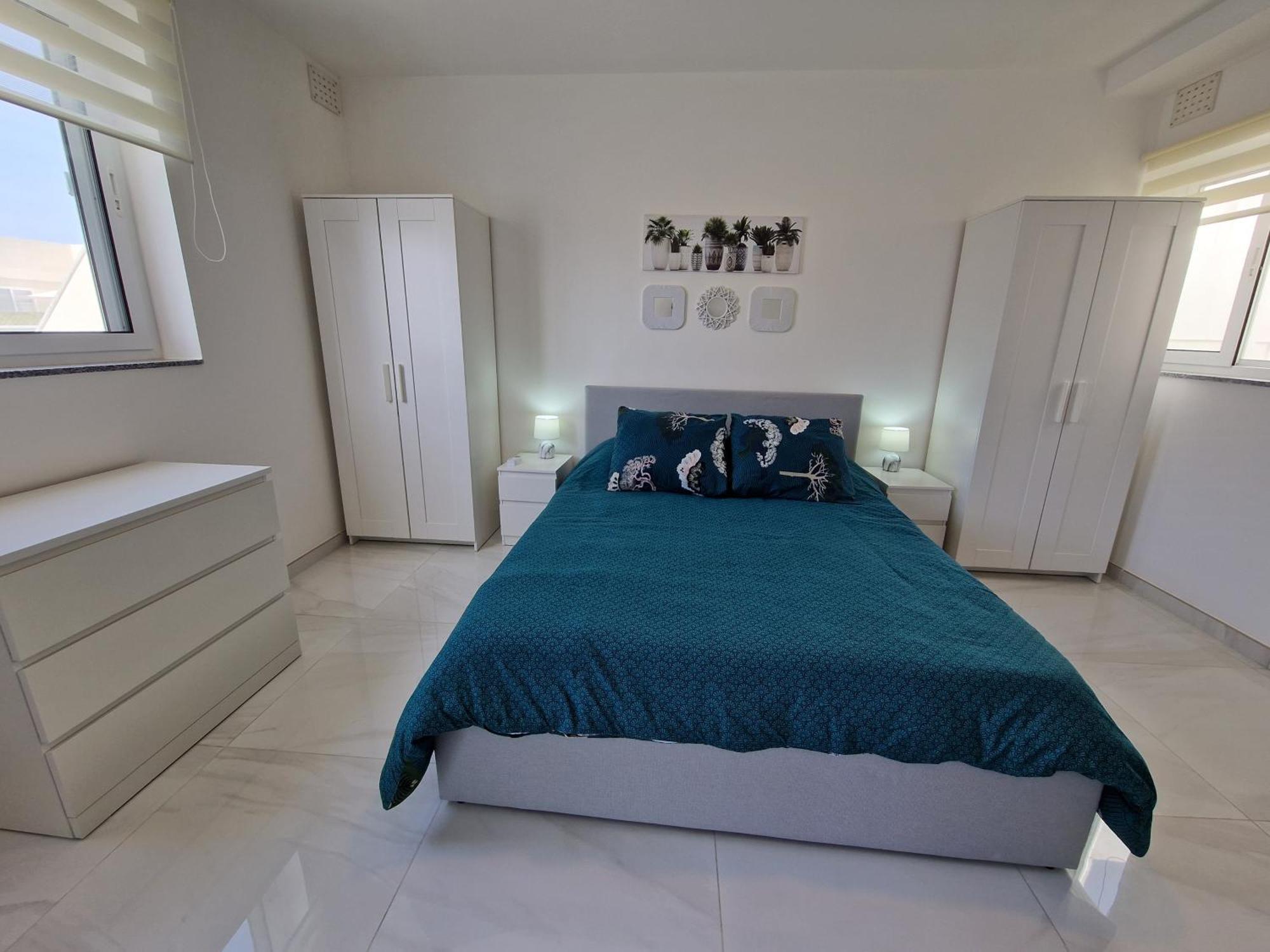 Sea View New Penthouse Terrace & Garage Parking Apartment เซนต์พอลส์เบย์ ภายนอก รูปภาพ