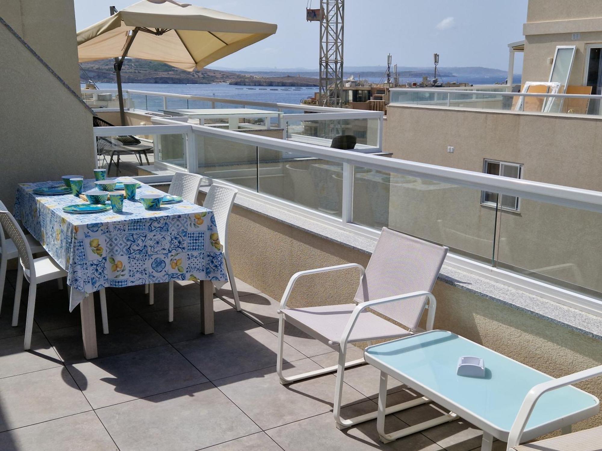 Sea View New Penthouse Terrace & Garage Parking Apartment เซนต์พอลส์เบย์ ภายนอก รูปภาพ