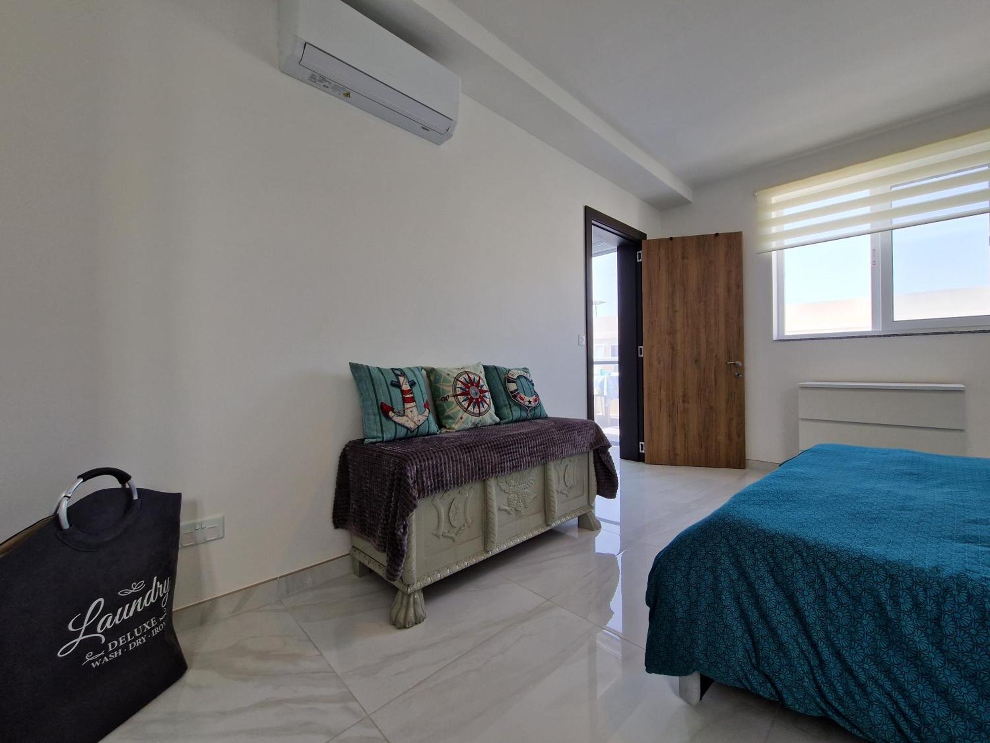 Sea View New Penthouse Terrace & Garage Parking Apartment เซนต์พอลส์เบย์ ภายนอก รูปภาพ